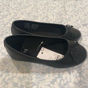Girl’s ballerina black